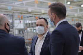 Керівники області відвідали завод «Єврокар»
